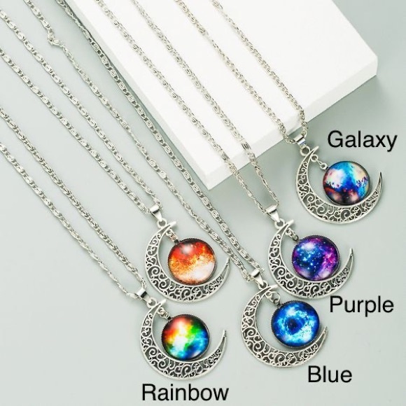 Jewelry - 🔥3/$20 Sale🔥 Moon Galaxy Starry Sky Gemstone Necklace